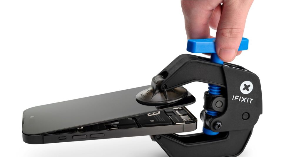 iFixit Integrates a Chatbot Repair Specialist into Their App