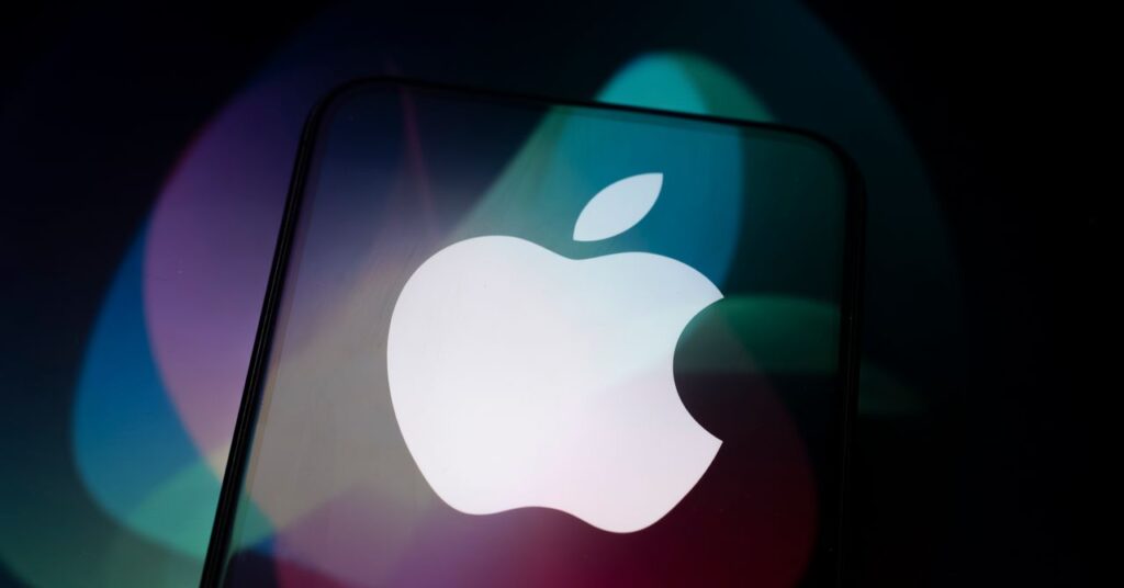 All the Latest Features You Can Use with Siri AI